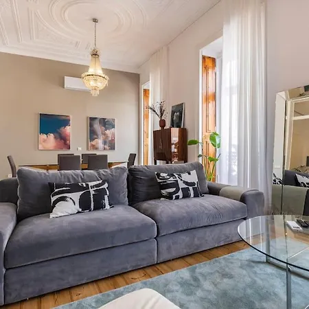 Daire Luxurious In The Center Of *