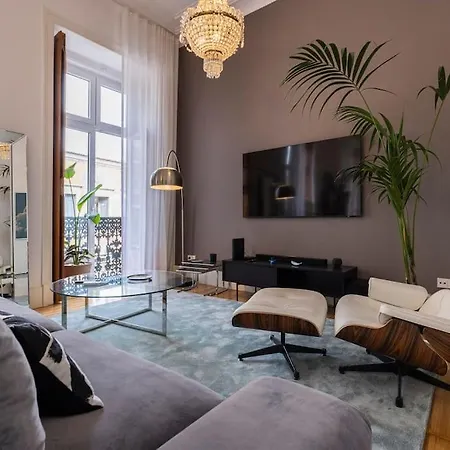 公寓 Luxurious In The Center Of *