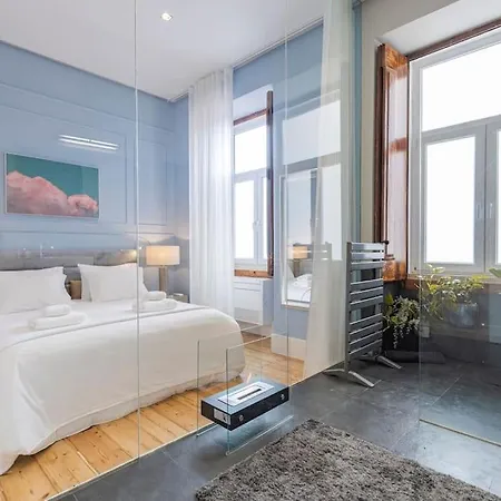 Апартаменты Luxurious In The Center Of *